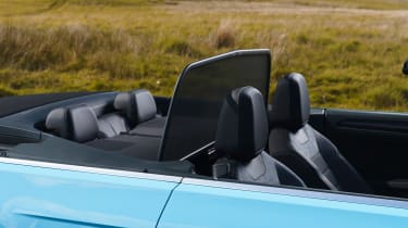 Volkswagen T-Roc Cabriolet - wind deflector