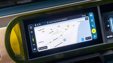 Fiat Grande Panda Hybrid UK - screen