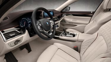BMW M760Li xDrive seats