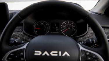 Dacia Sandero Stepway - dials