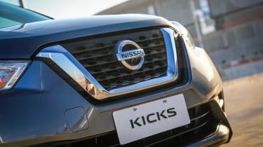 Nissan Kicks official - front detail