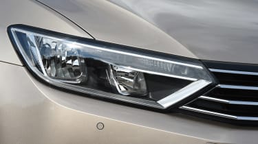 Volkswagen Passat Estate - front light detail