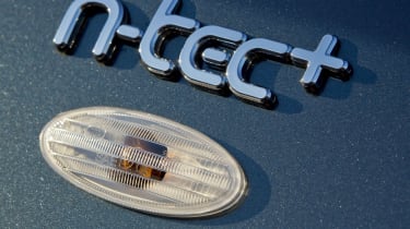 Nissan Note badge