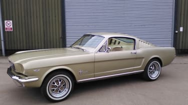 Ford Mustang Fastback (Mk1) - front