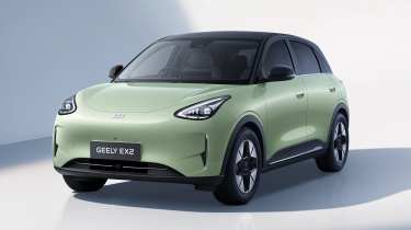 Geely EX2 - green front 3/4