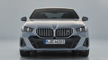 BMW i5 - full front static