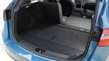 Hyundai i30 Tourer boot seats down