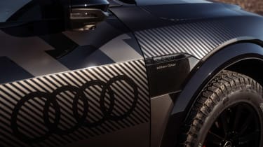 Audi Q8 e-tron Dakar Edition - side detail