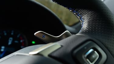 New Lexus GS F 2016 - paddle shifter
