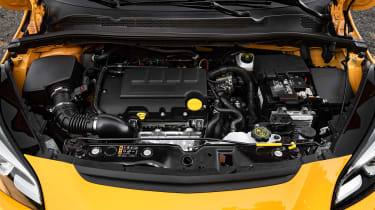 Vauxhall Corsa GSi - engine