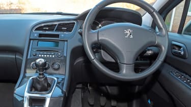 Used Peugeot 5008 Mk1 - interior