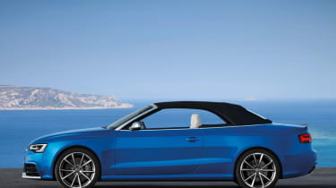 Audi RS5 Cabriolet roof up