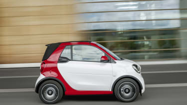 Smart ForTwo Cabrio - roof up profile