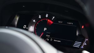 Toyota Supra 2.0 - dials