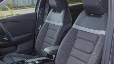 Citroen e-C4 SUV - seats