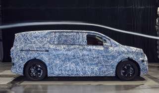 Mercedes VLE teaser - side