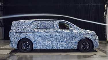 Mercedes VLE teaser - side