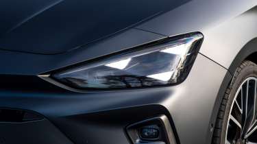 Cupra Leon ST VZ2 - headlight