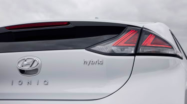 Hyundai Ioniq Hybrid - rear badge