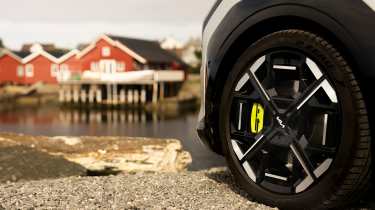 Kia EV3 GT - wheel