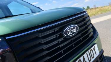 Ford Tourneo Courier Titanium - grille