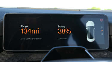 Polestar 4 Dual Motor - driver display