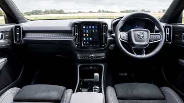 Volvo XC40 - interior
