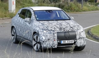 Mercedes EQE SUV - front