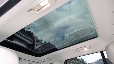 Hyundai Nexo - sunroof