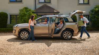 AION V - side doors open