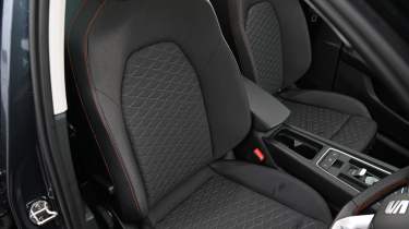 SEAT Leon - front seats