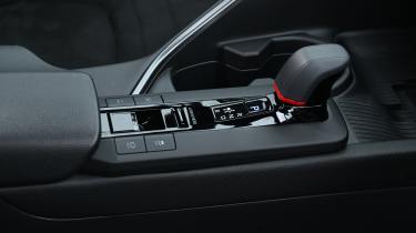 Toyota C-HR - gear selector