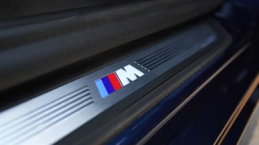 BMW 5 Series - sill