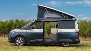 Volkswagen California - side door open