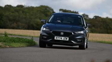 SEAT Leon - front cornering