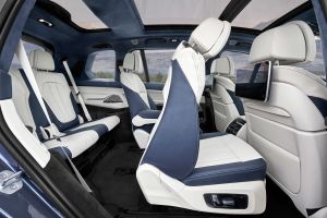 BMW X7 spy shot - interior