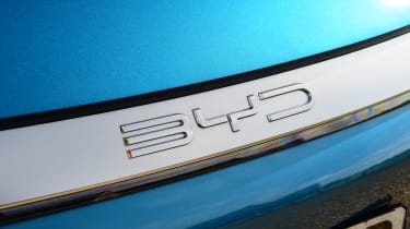 BYD Atto 3 - front badge