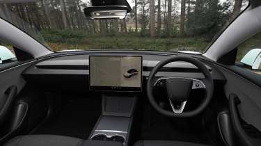 Tesla Model 3 RWD - dashboard