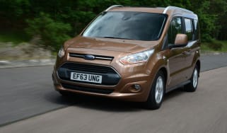 Ford Tourneo Connect front tracking