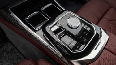 BMW 7 Series - centre console