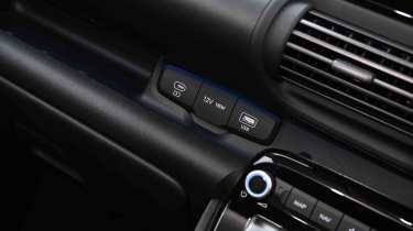 Hyundai Inster - dashboard charging ports
