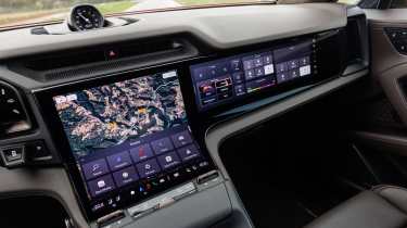 Porsche Cayenne Electric - screen