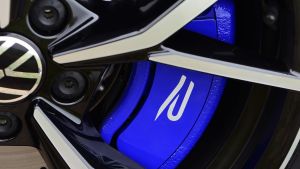 Volkswagen Golf R - wheel detail