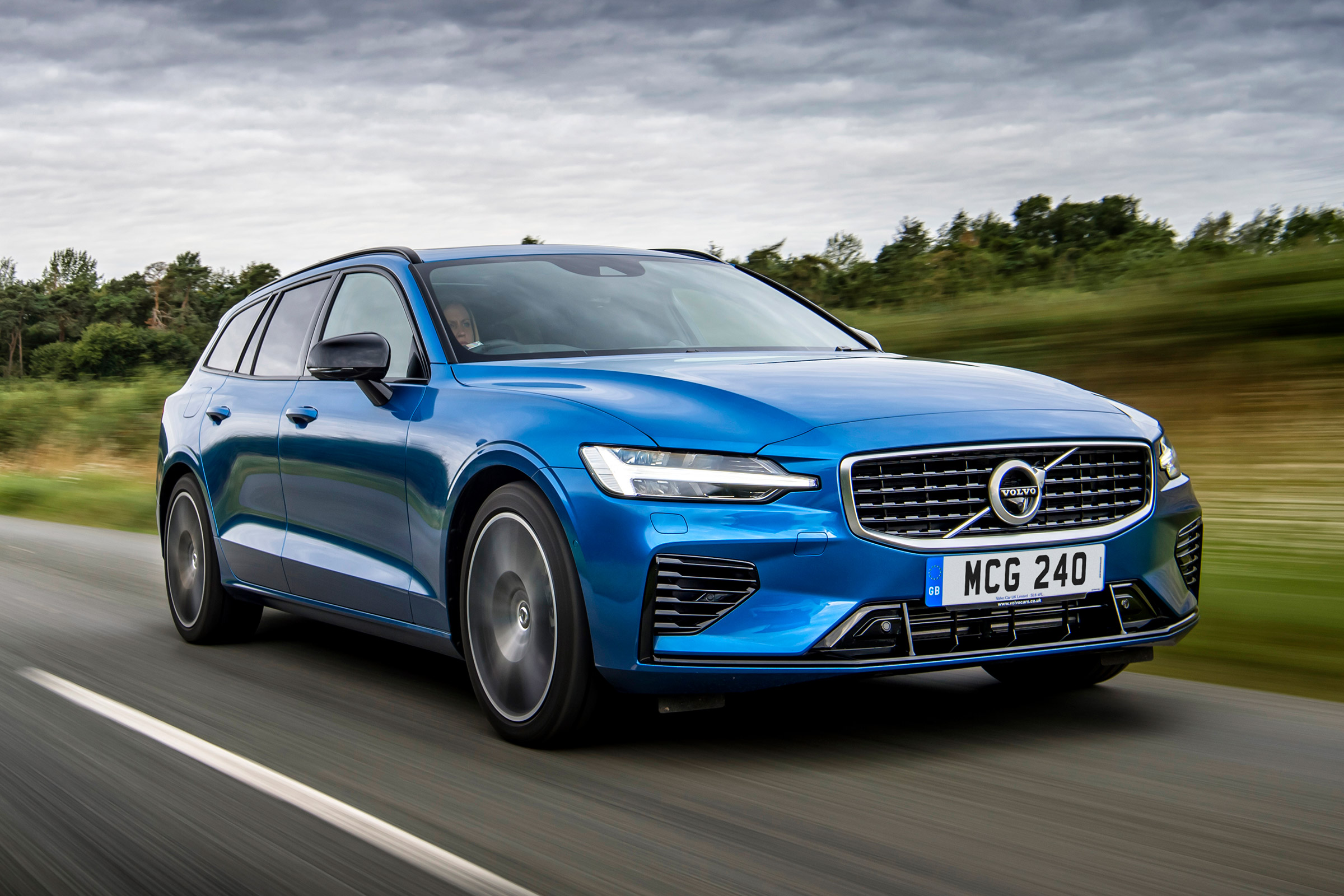 New Volvo V60 T8 Twin Engine 2019 review  Auto Express