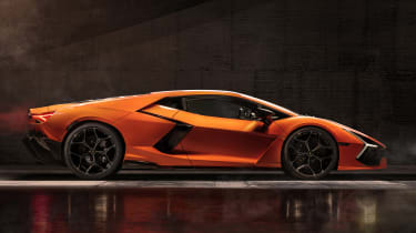 Lamborghini Revuelto - side