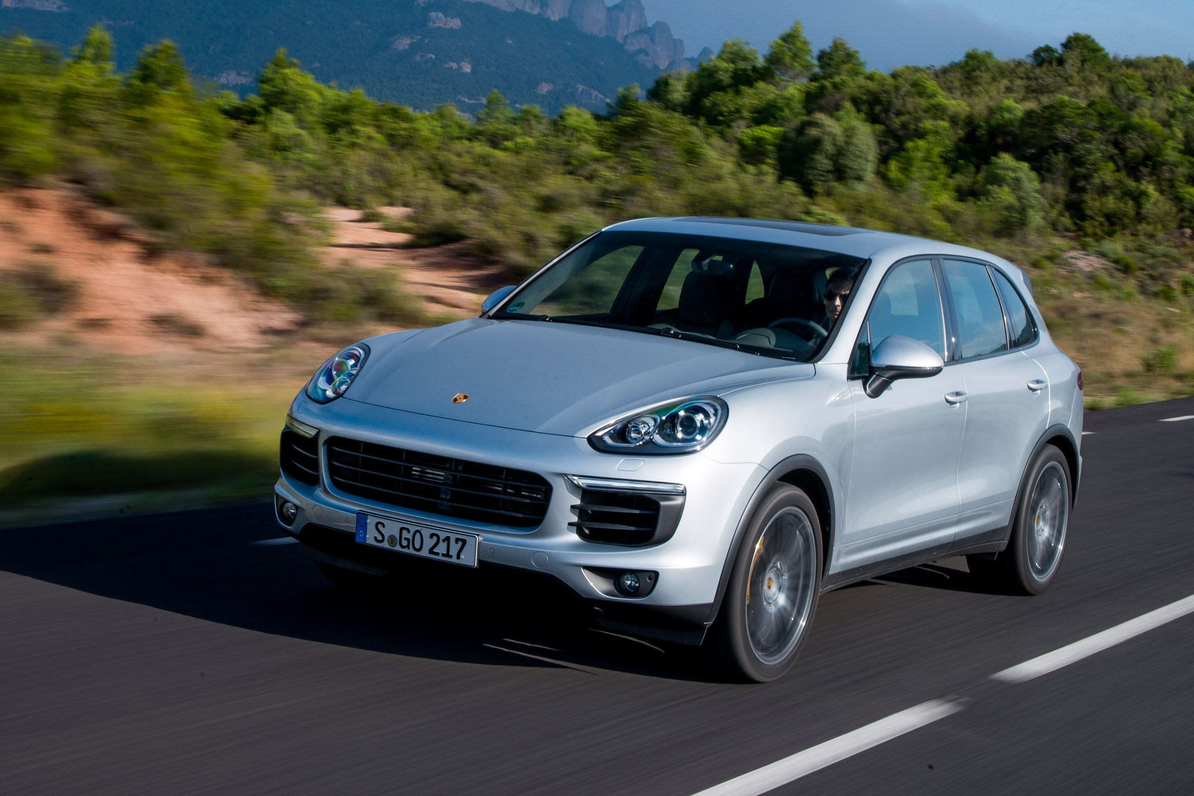 Porsche-Cayenne-S-review-|-Auto-Express