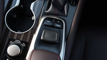 Lexus RX 450h - centre console detail
