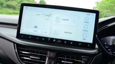 Ford Kuga - infotainment screen