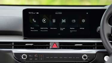 Kia Sorento Hybrid - infotainment