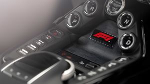 Aston Martin Vantage F1 Edition - centre console